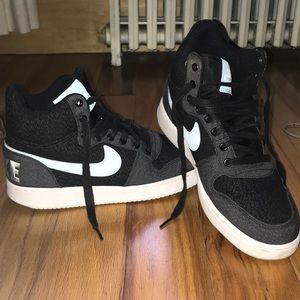 Nike sneakers high top trainers 8.5